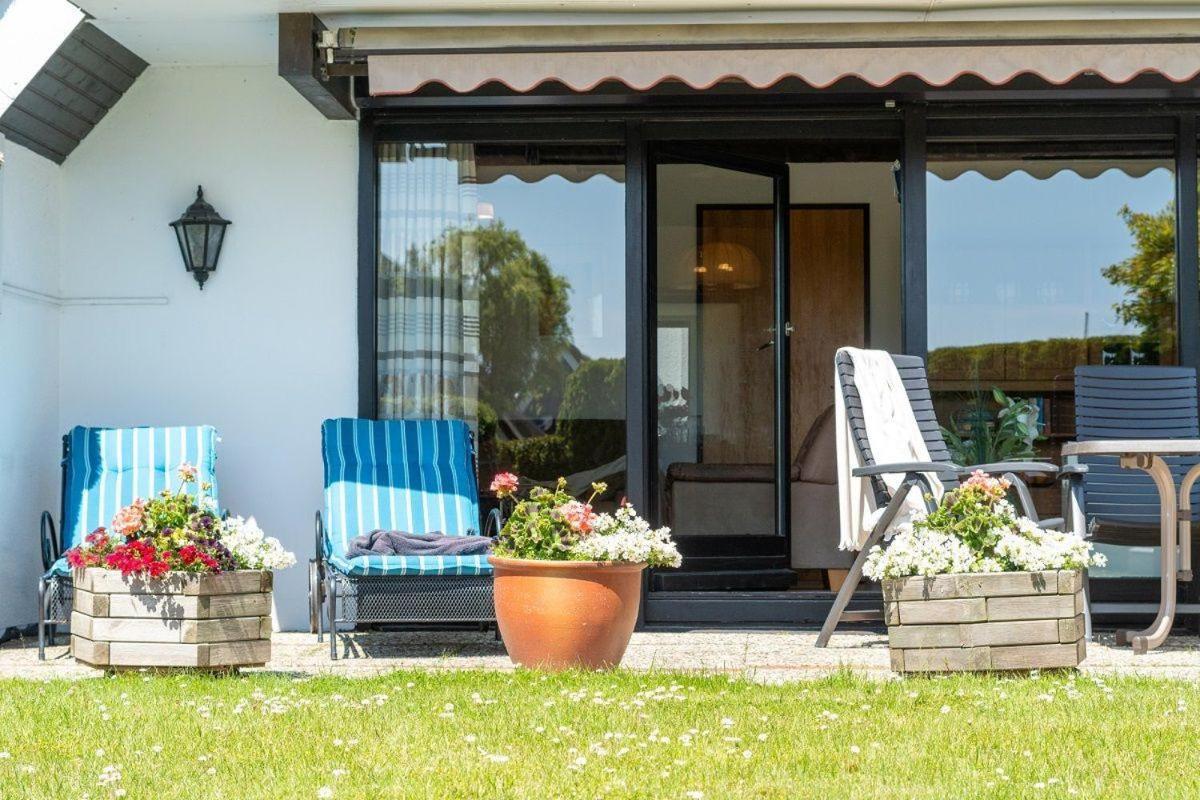 Großenbrode Am-Hohen-Ufer-Reetdach-Haus-Ocean-Breeze-136ヴィラ エクステリア 写真