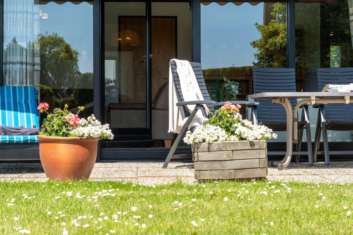 Großenbrode Am-Hohen-Ufer-Reetdach-Haus-Ocean-Breeze-136ヴィラ エクステリア 写真
