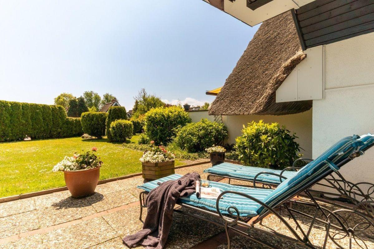 Großenbrode Am-Hohen-Ufer-Reetdach-Haus-Ocean-Breeze-136ヴィラ エクステリア 写真